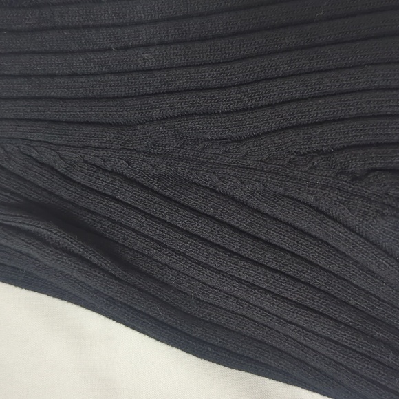 Hera Collection Ribbed V-Neck Top, Color Black, Size S - Picture 10 of 12